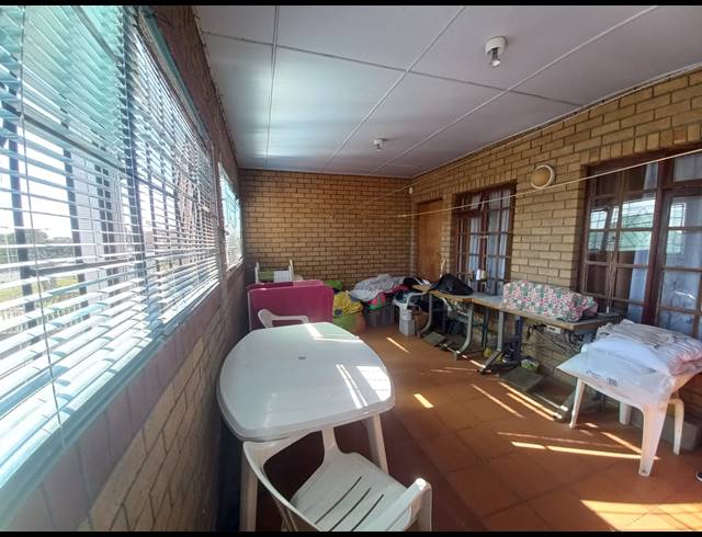 2 BEDROOM HOUSE FOR SALE IN WESTRIDGE